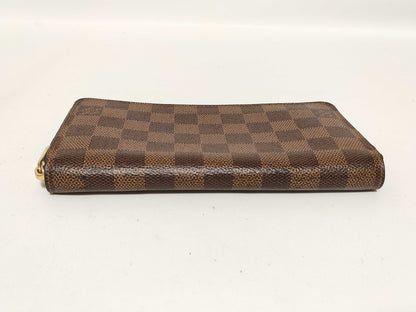 Louis Vuitton	Zippy