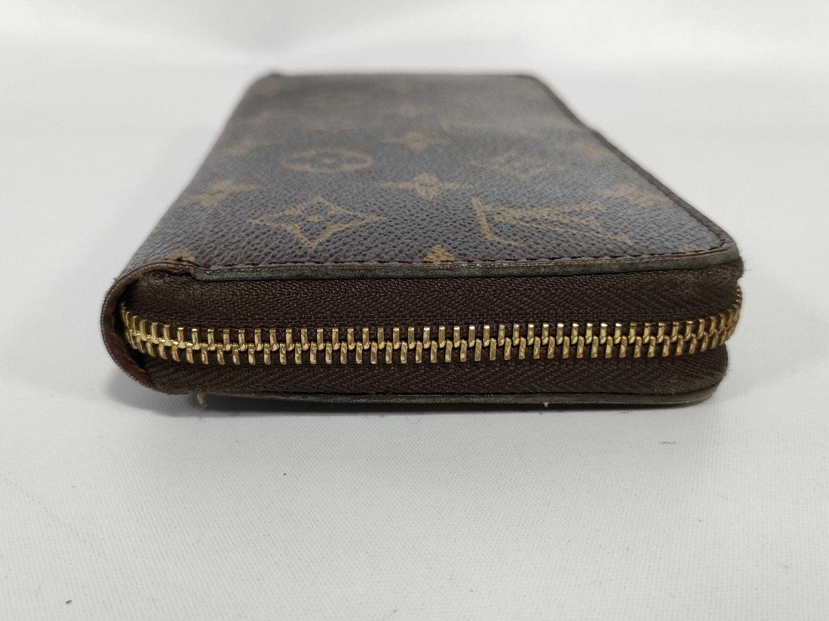 Louis Vuitton Zippy Wallet