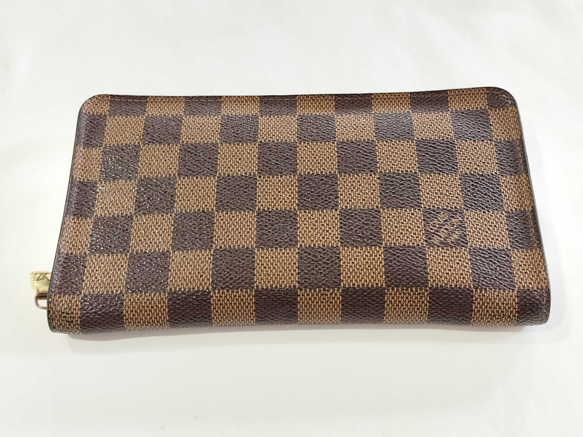 Louis Vuitton Zippy Wallet