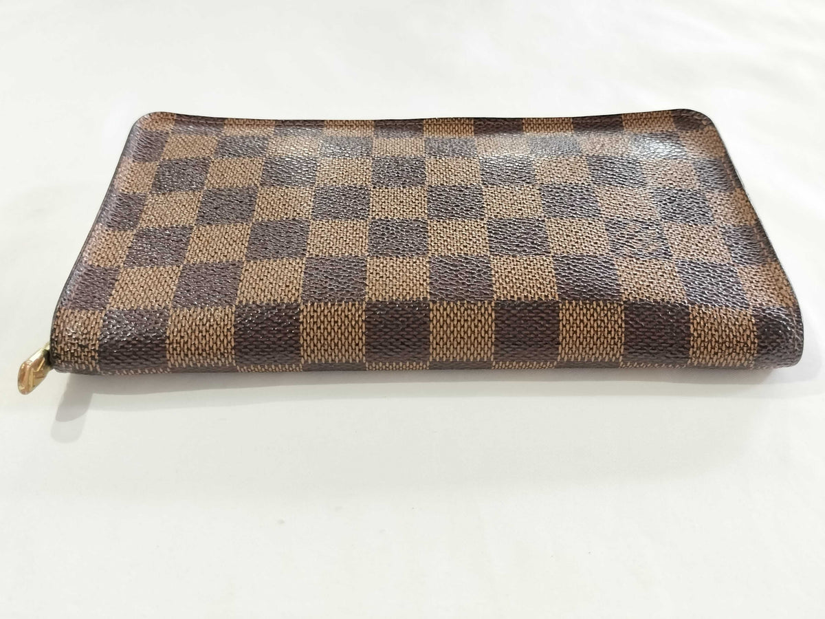 Louis Vuitton Zippy Wallet