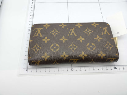 Louis Vuitton Zippy Wallet