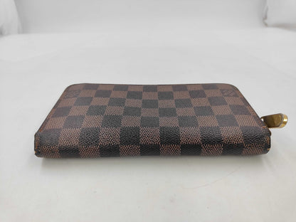 Louis Vuitton Zippy Wallet