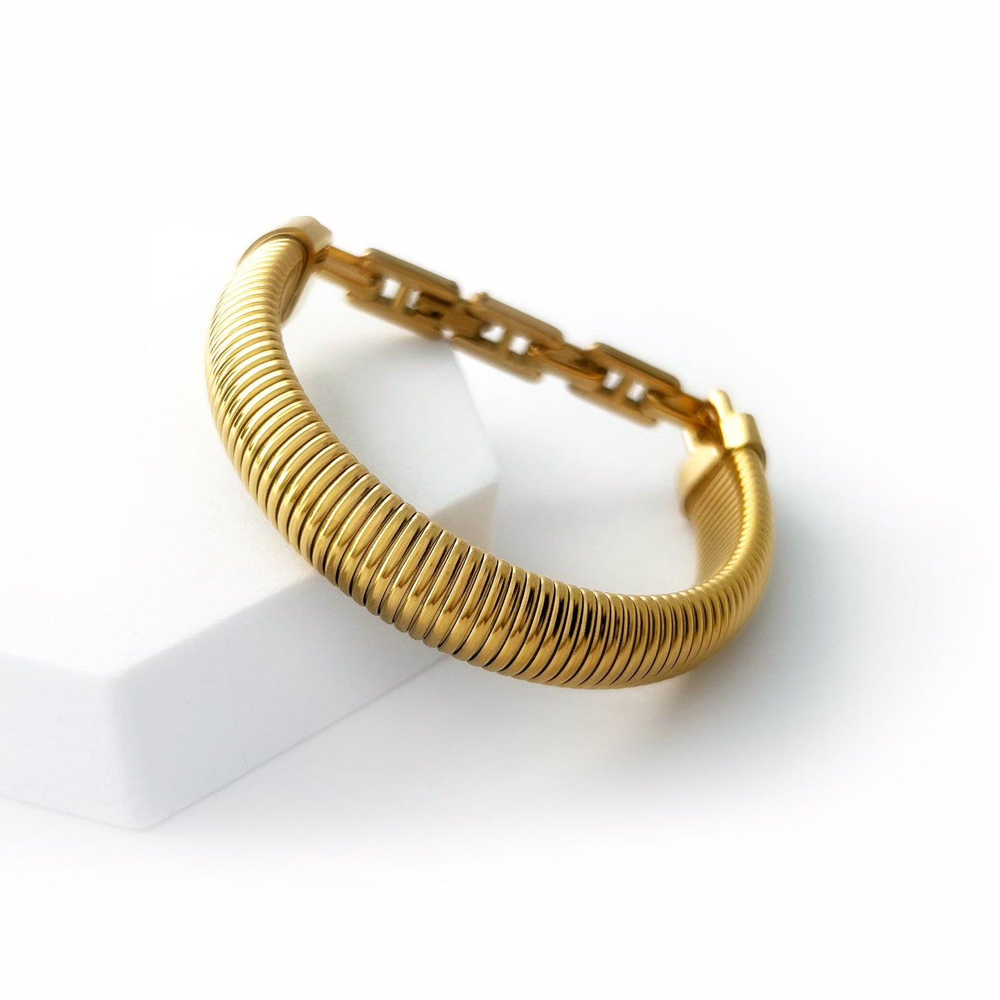 BEHI ALMOND BRACELET