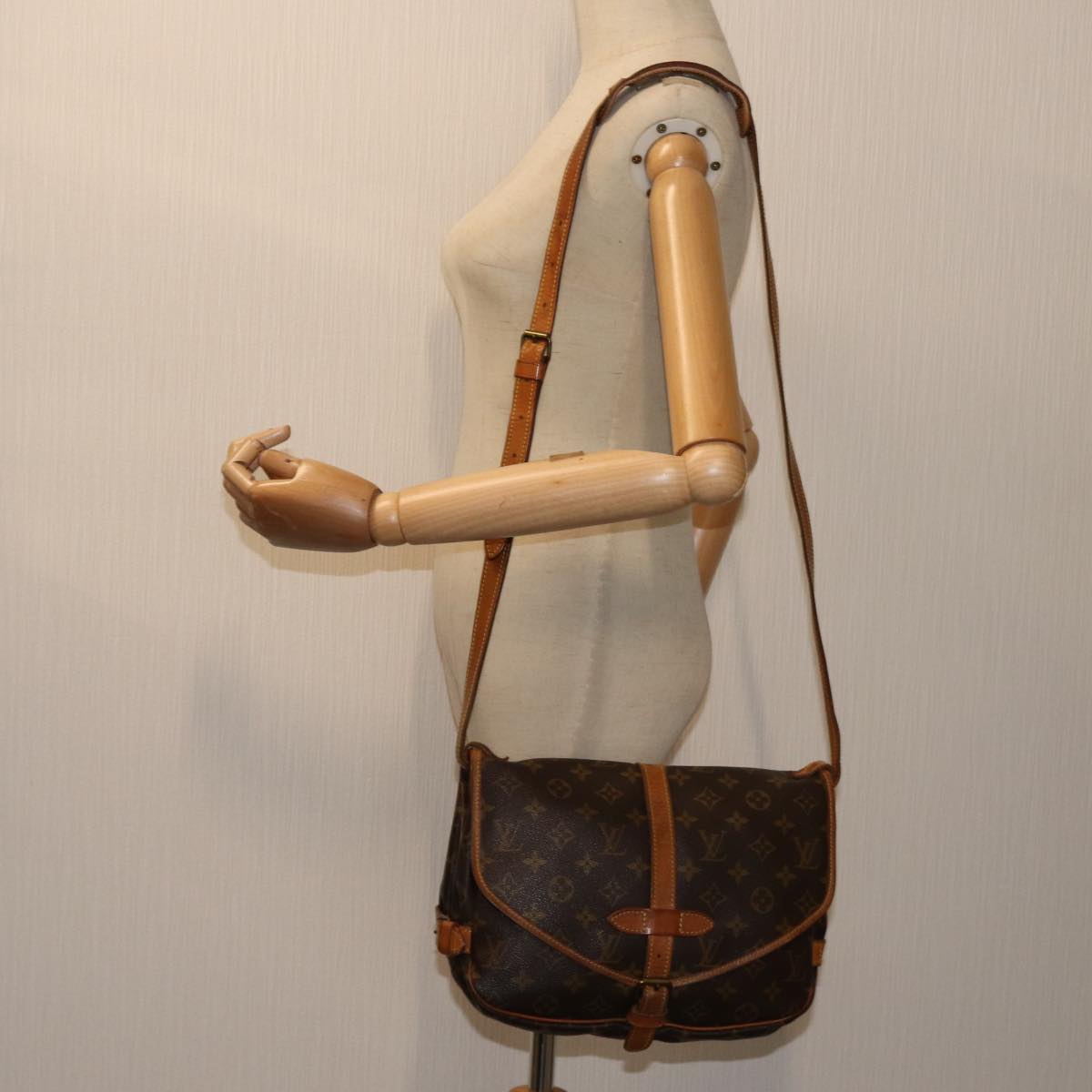 Louis Vuitton Saumur 28 – Monogram Canvas – Made in France