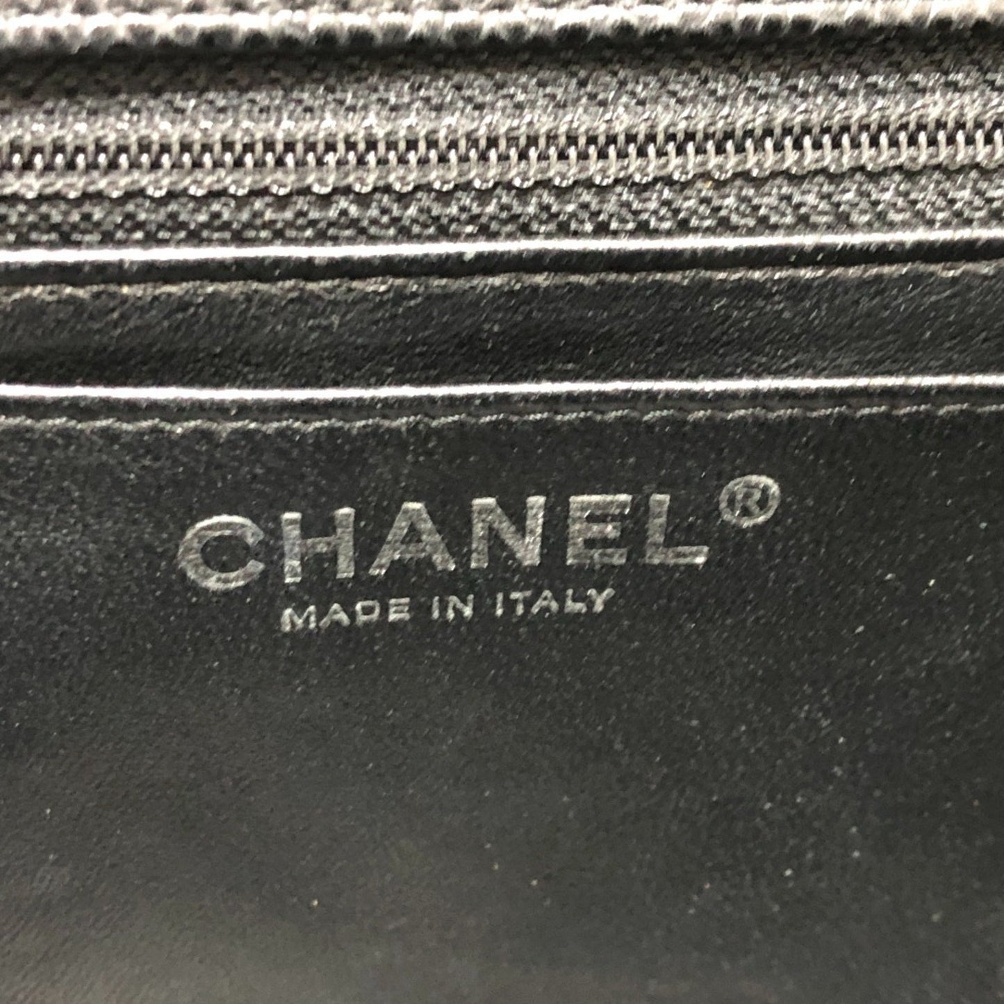 Chanel Classic Flap Medium – Caviar Nero & Hardware Argento – Made in Italy