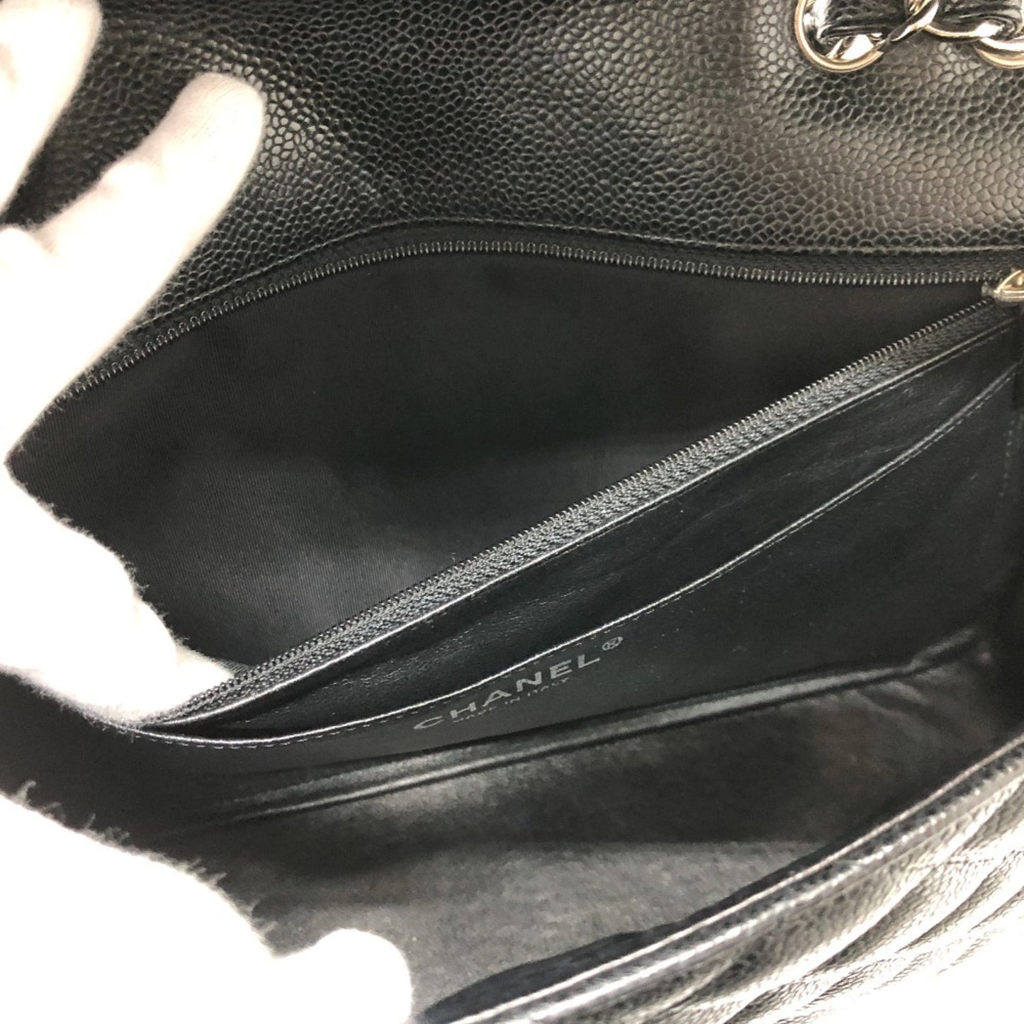 Chanel Classic Flap Medium – Caviar Nero & Hardware Argento – Made in Italy