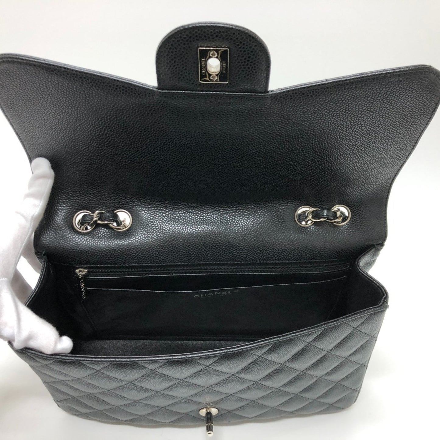 Chanel Classic Flap Medium – Caviar Nero & Hardware Argento – Made in Italy