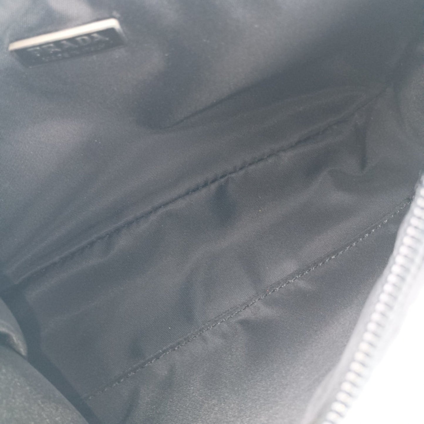 Prada – Borsa a spalla Re-Edition in nylon nero
