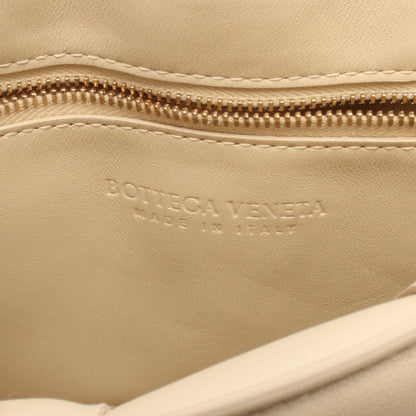 Bottega Veneta Cassette – Pelle Beige Intrecciata (Ref. 591970)