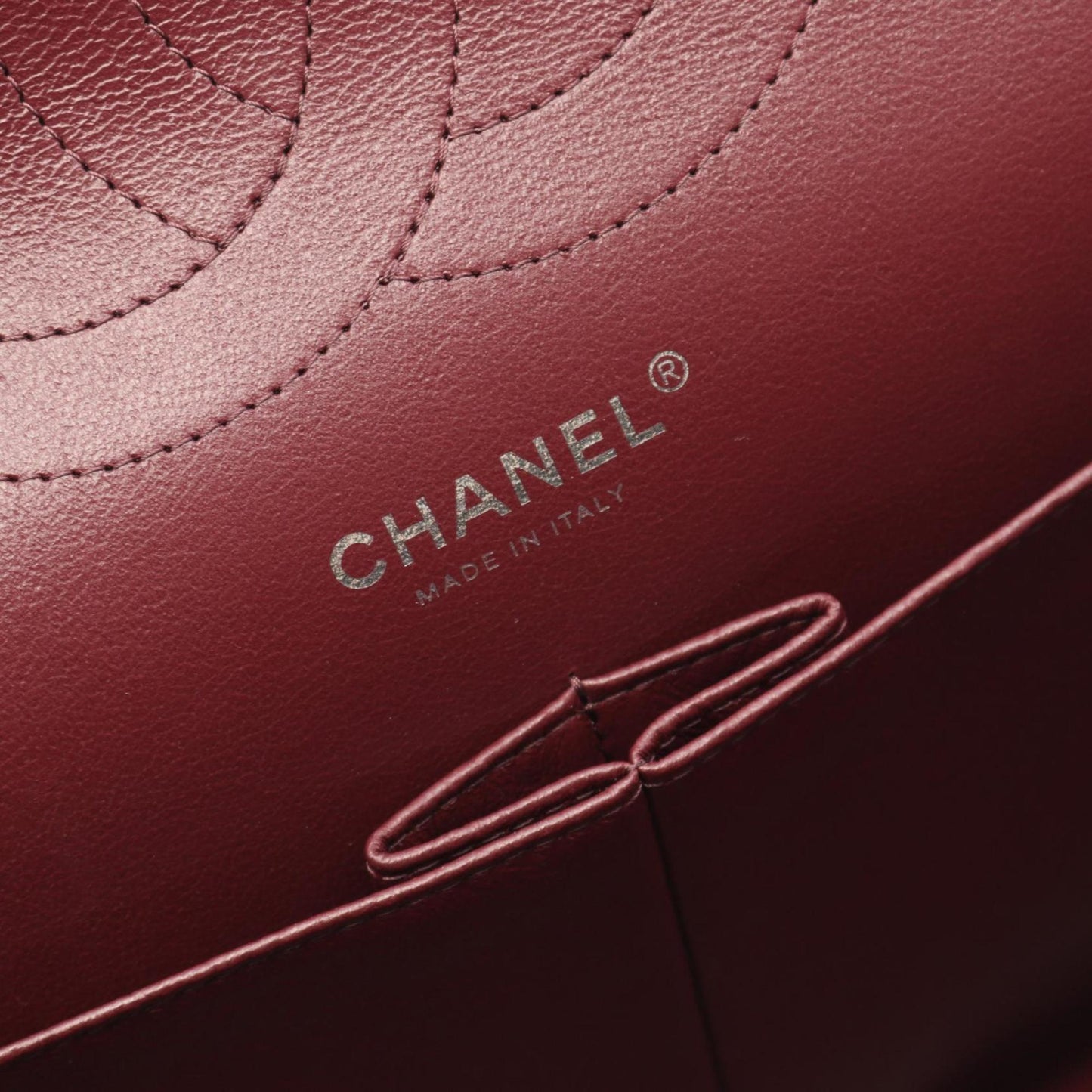 Chanel Timeless Classic Flap Medium – Pelle Nera con Hardware Argentato