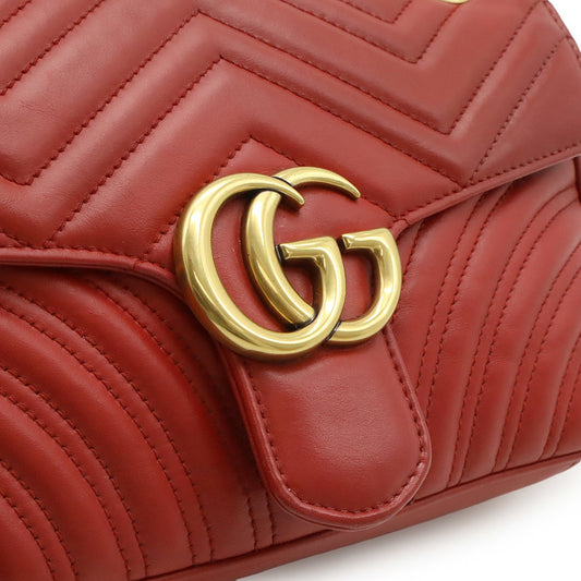 Gucci Marmont Small – Pelle Matelassé Rossa con Catena Dorata