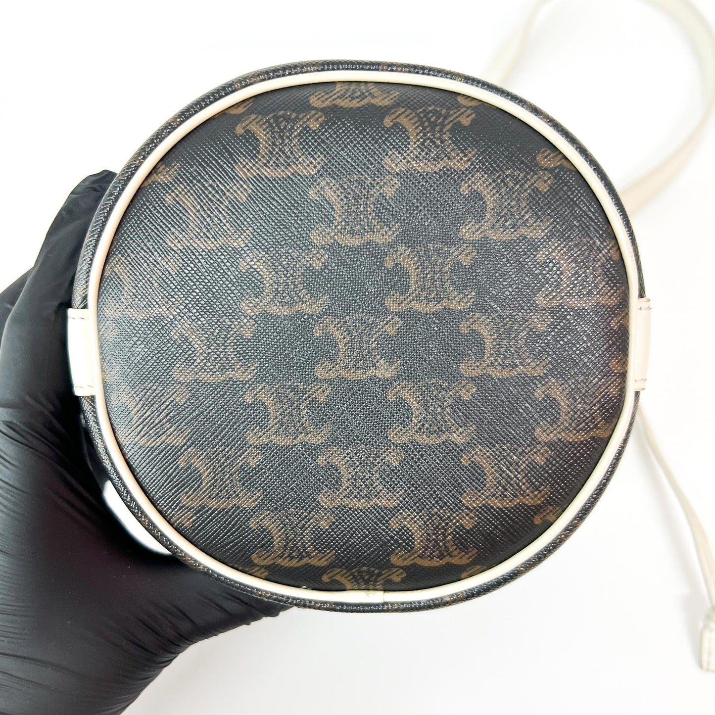 Céline Secchiello Triomphe Tela Rivestita Marrone e Crema – 24 cm