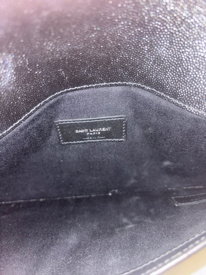 Saint Laurent Uptown Pouch – Pelle nera, logo YSL