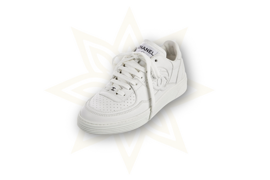 Chanel Sneakers in pelle bianca – Logo CC
