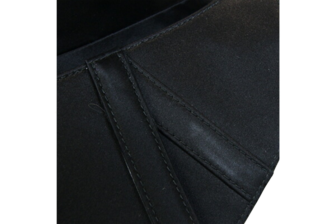 Dior Saddle Bag in raso nero con cristalli – Vintage d’eccezione