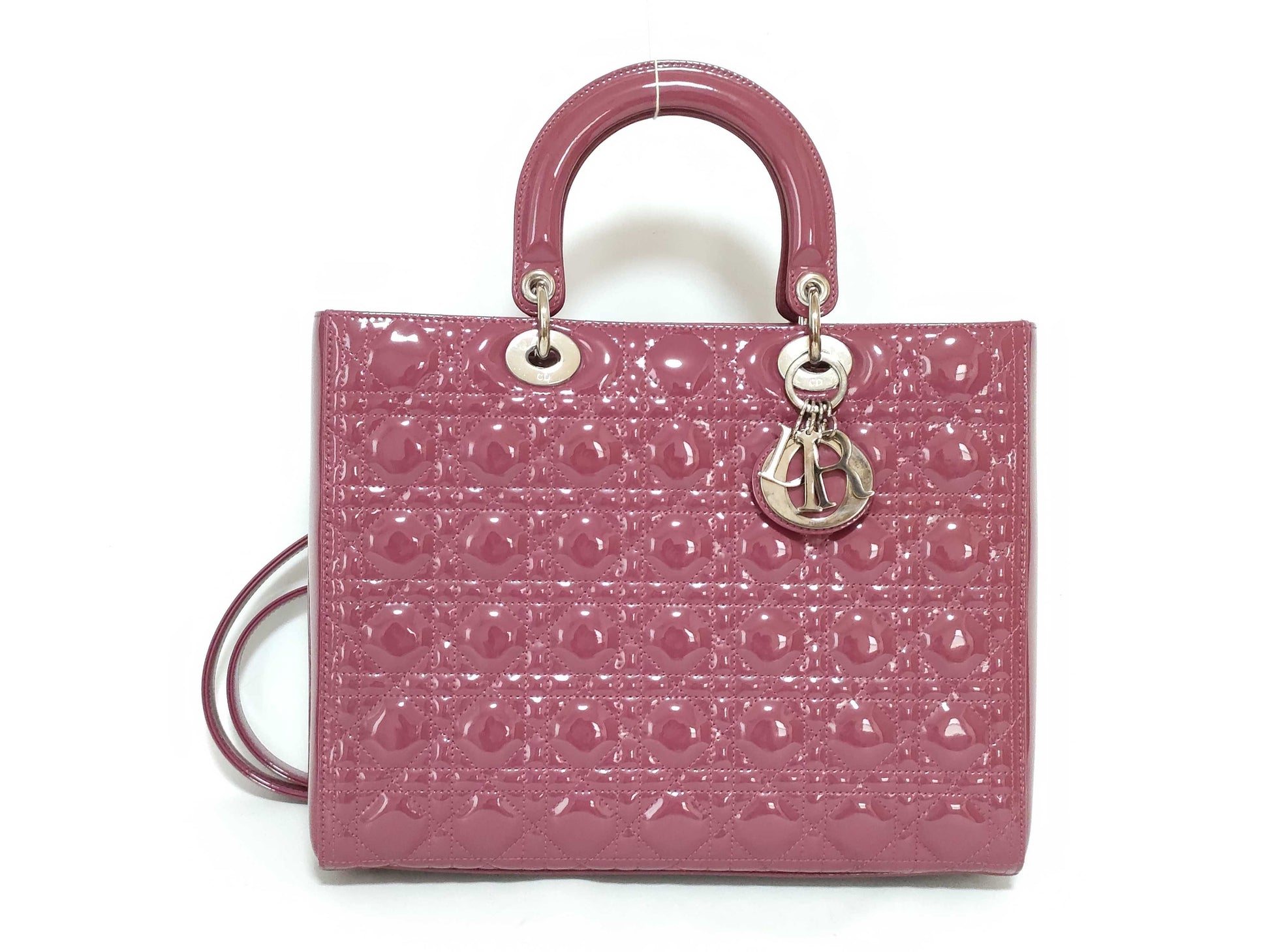 Borsa Lady Dior Large vernice rosa malva vista frontale con charm Dior