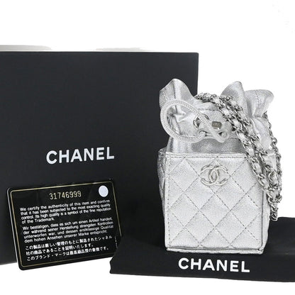 Chanel mini bucket bag argento metallizzato trapuntata