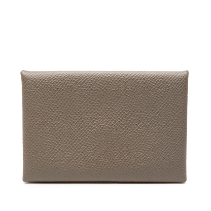 Hermès Calvi Verso Card Holder Pelle Epsom Etoupe / Vert Criquet — Anno Y, 2020 - Etoilux