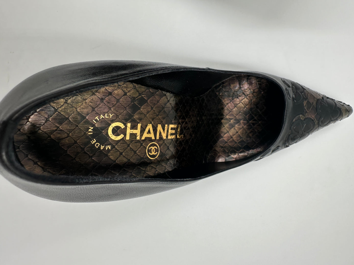 Chanel Décolleté Pelle e Pitone Camelia Nera – 37