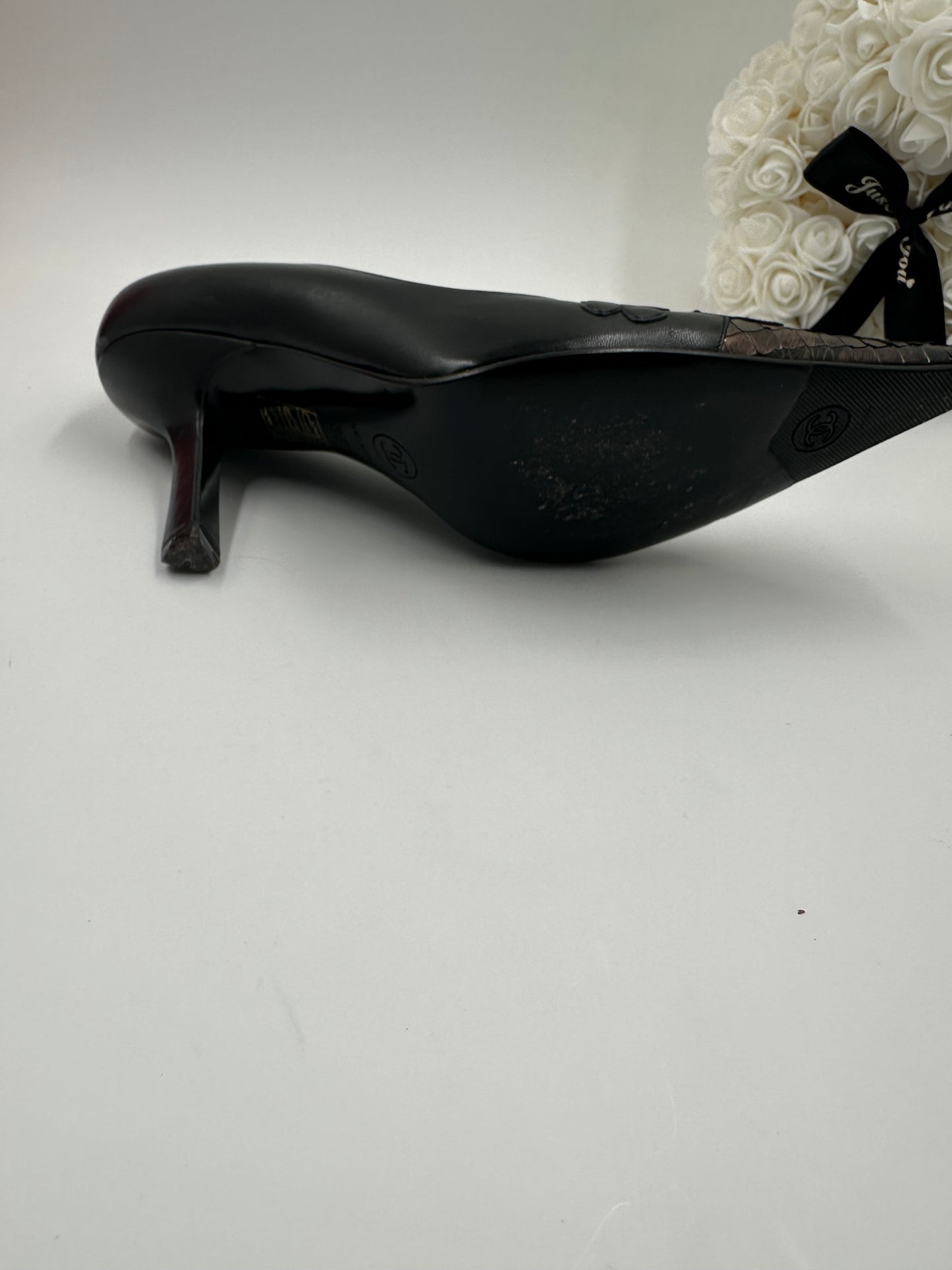 Chanel Décolleté Pelle e Pitone Camelia Nera – 37