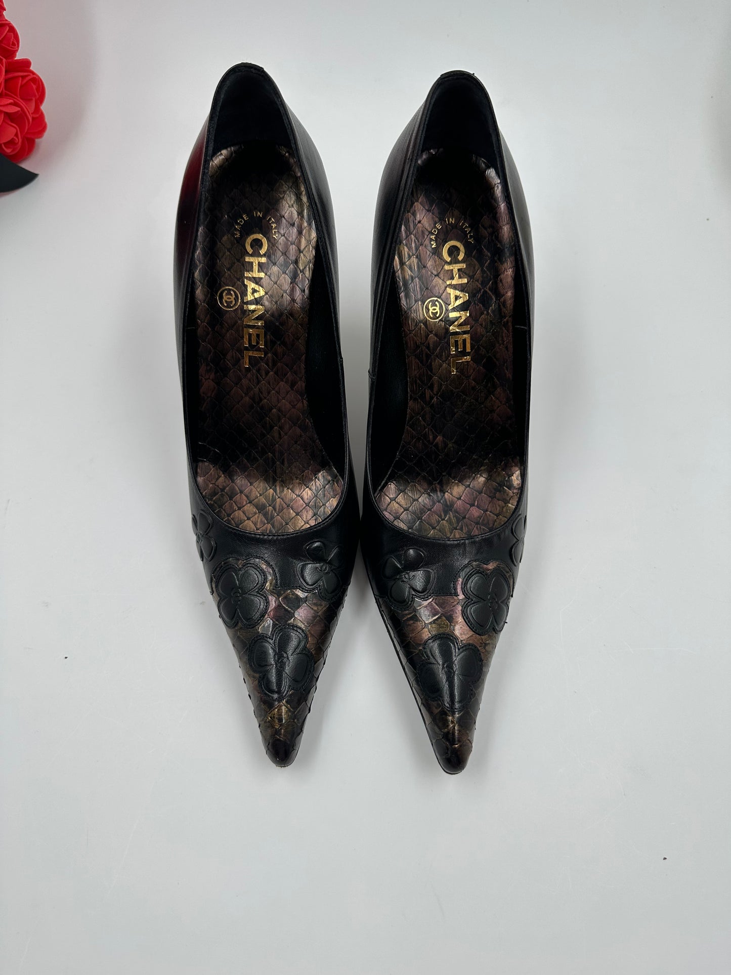 Chanel Décolleté Pelle e Pitone Camelia Nera – 37