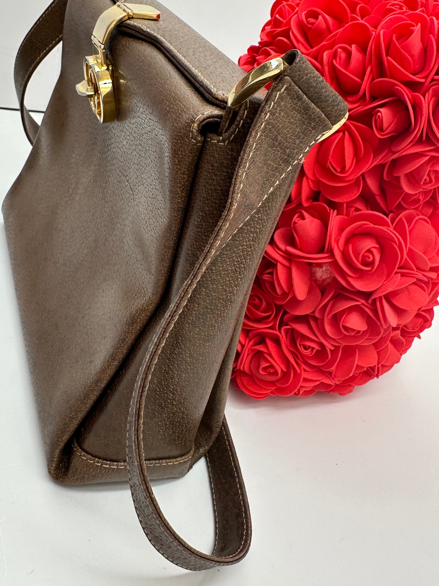 Gucci Vintage Tracolla GG – Pelle Marrone Tortora (anni ’70–’80) – 25 cm