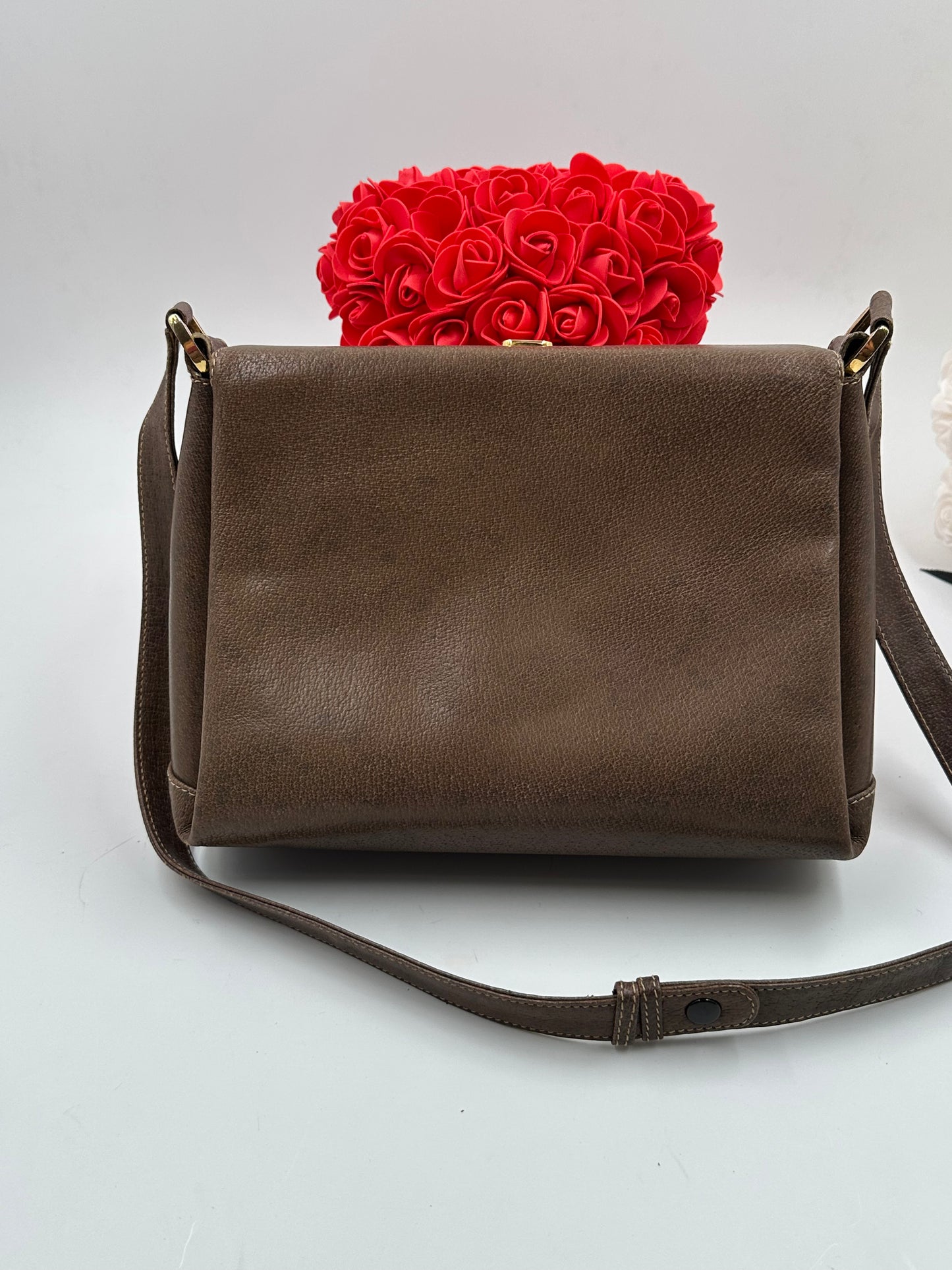 Gucci Vintage Tracolla GG – Pelle Marrone Tortora (anni ’70–’80) – 25 cm