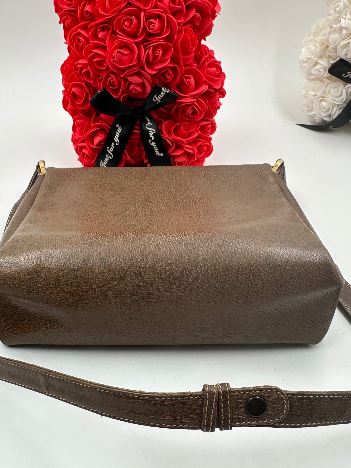 Gucci Vintage Tracolla GG – Pelle Marrone Tortora (anni ’70–’80) – 25 cm