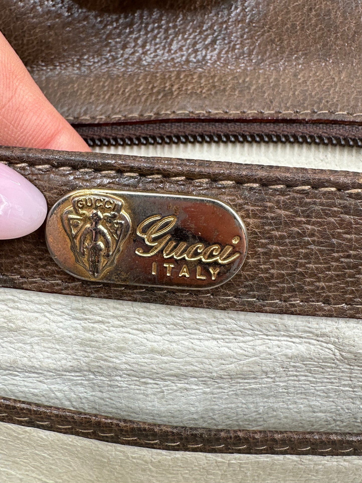 Gucci Vintage Tracolla GG – Pelle Marrone Tortora (anni ’70–’80) – 25 cm