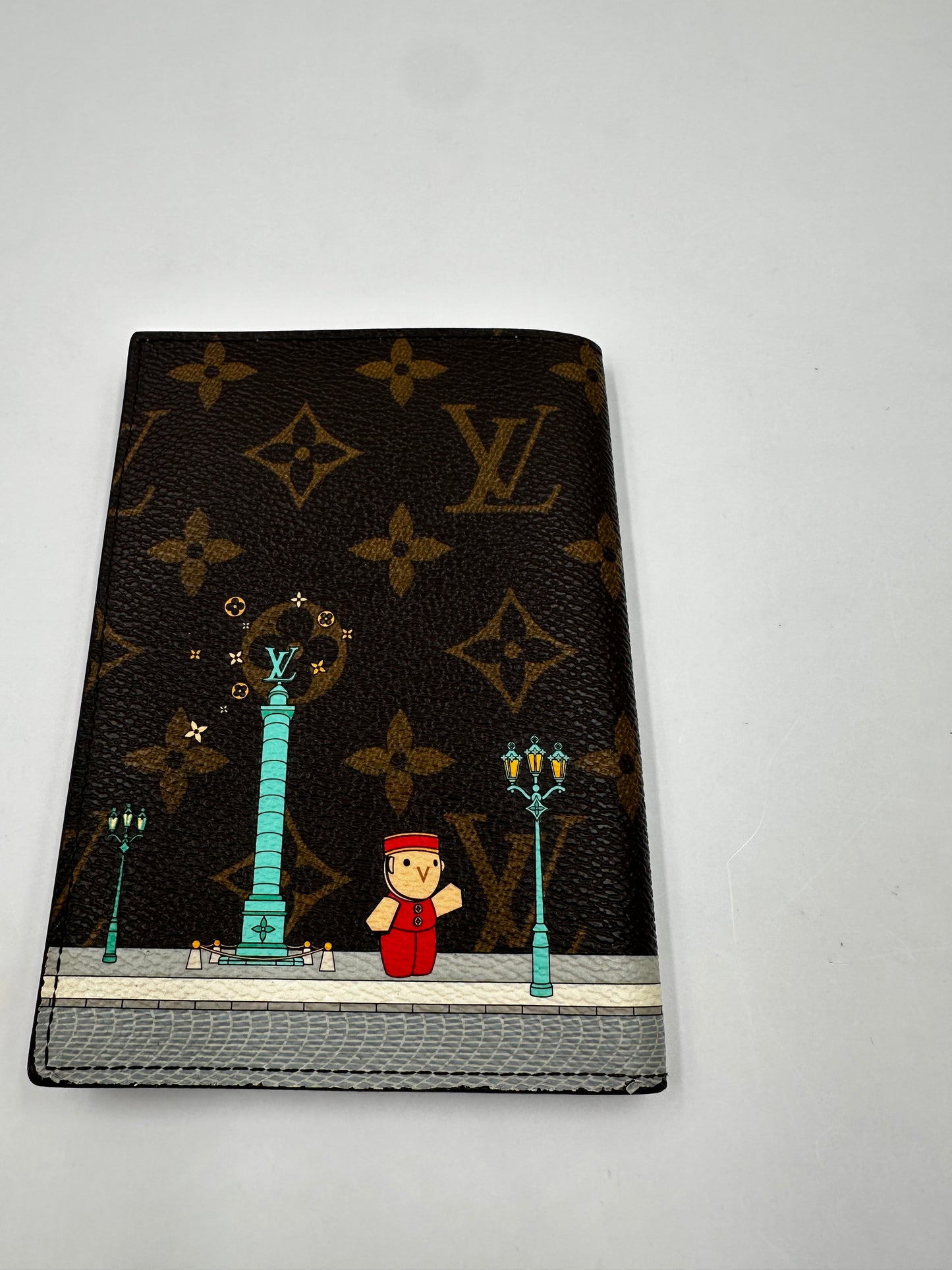 Louis Vuitton Passport Cover Christmas Animation "Paris" Monogram – Vivienne Edition, 2022