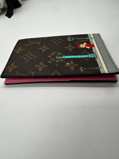 Louis Vuitton Passport Cover Christmas Animation "Paris" Monogram – Vivienne Edition, 2022