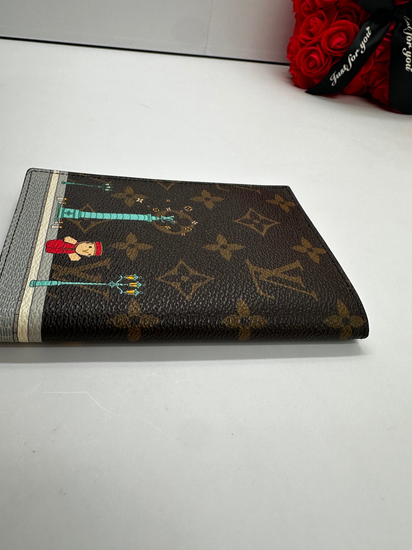 Louis Vuitton Passport Cover Christmas Animation "Paris" Monogram – Vivienne Edition, 2022