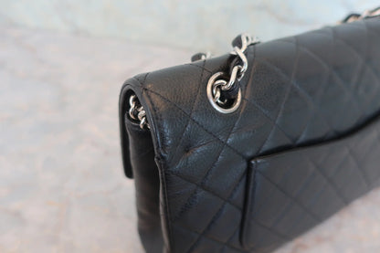 Chanel Matelassé Doppia Patta e Doppia Catena Pelle Caviar Nera – 25 cm