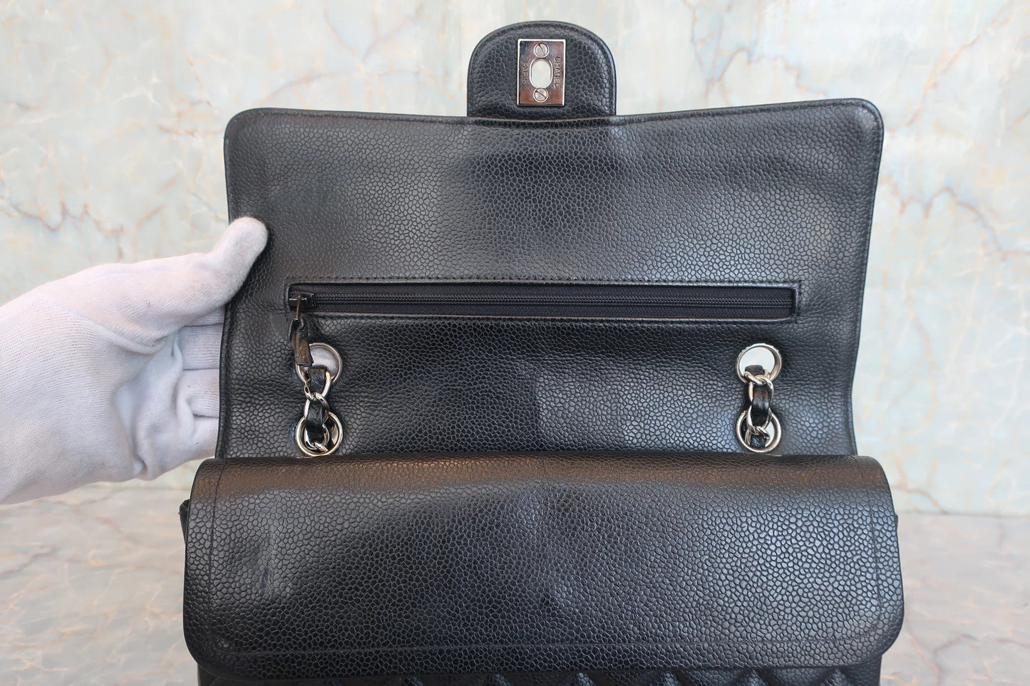 Chanel Matelassé Doppia Patta e Doppia Catena Pelle Caviar Nera – 25 cm