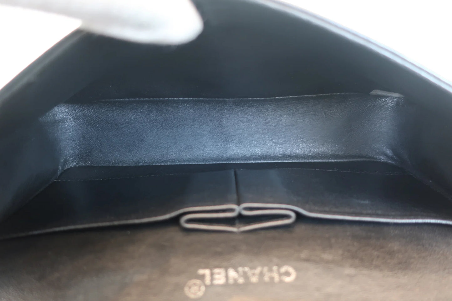 Chanel Matelassé Doppia Patta e Doppia Catena Pelle Caviar Nera – 25 cm