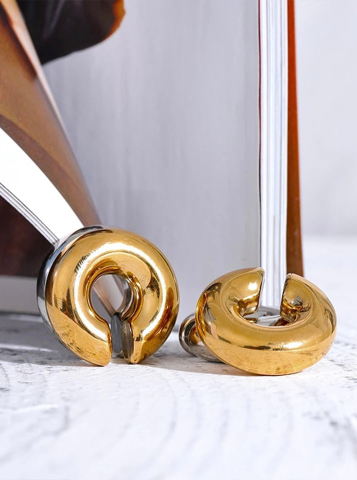 BEHI BARBIE EAR CUFF