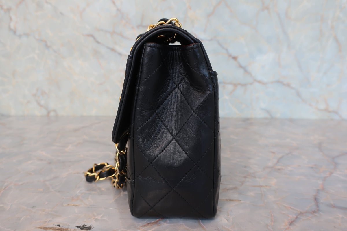 Chanel Vintage Flap Matelassé – Pelle Nera