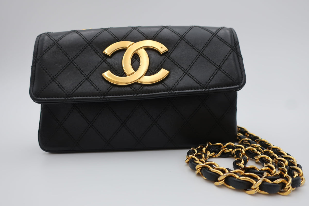 Chanel Vintage Flap con CC Grande – Pelle Nera