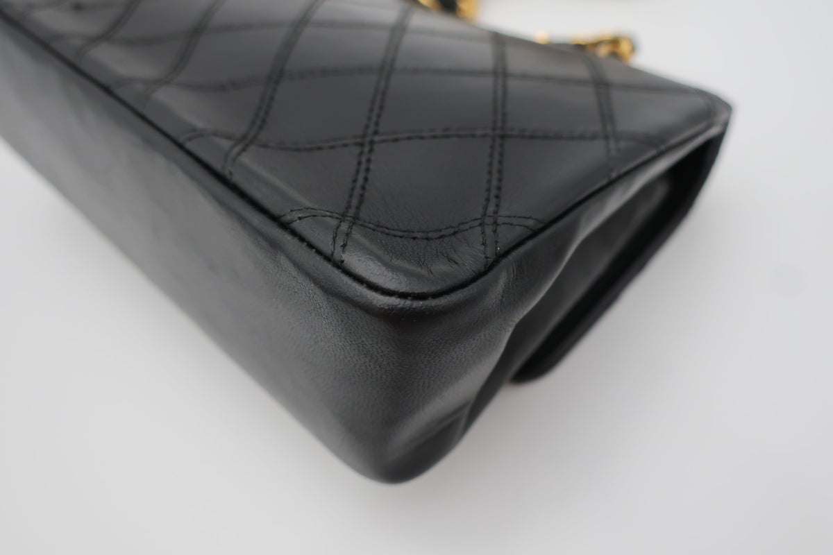 Chanel Vintage Flap con CC Grande – Pelle Nera