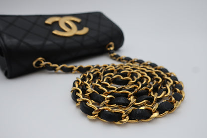 Chanel Vintage Flap con CC Grande – Pelle Nera