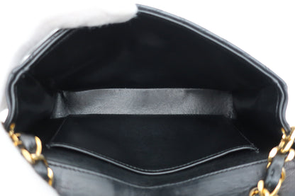 Chanel Vintage Flap con CC Grande – Pelle Nera