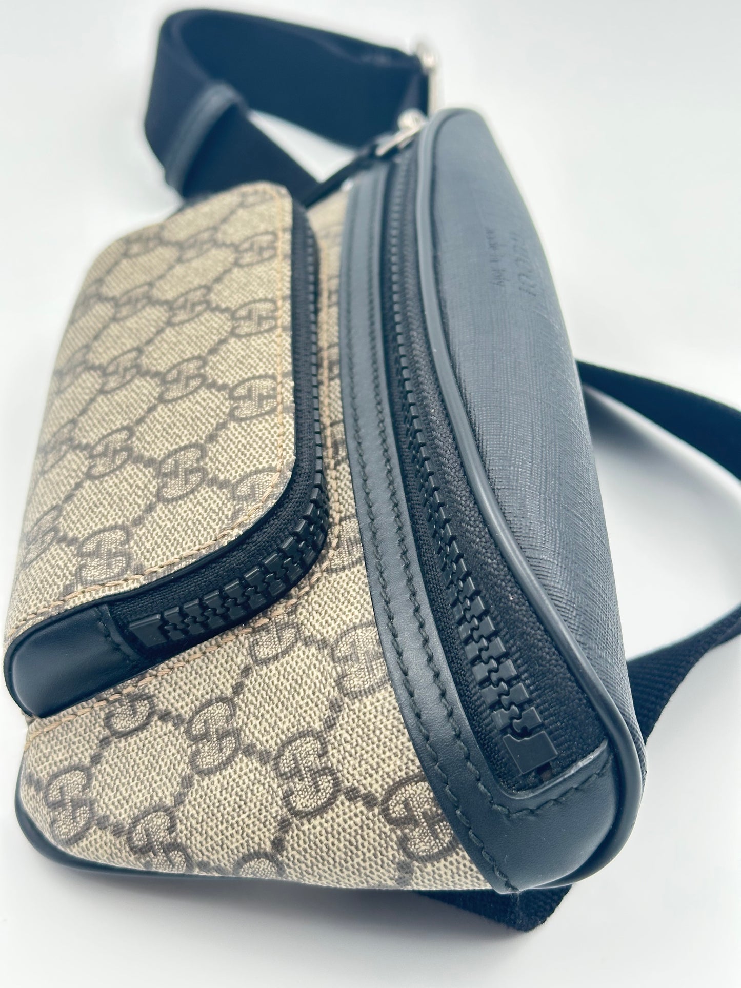 Gucci Marsupio GG Supreme Canvas Beige/Nero – Taglia Media