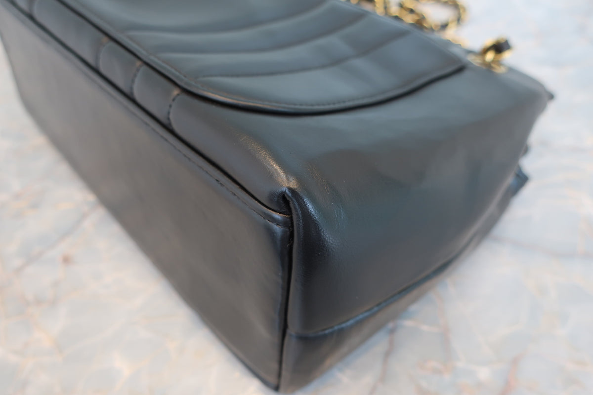 Chanel Vintage Shopping Bag con Catena – Pelle Nera