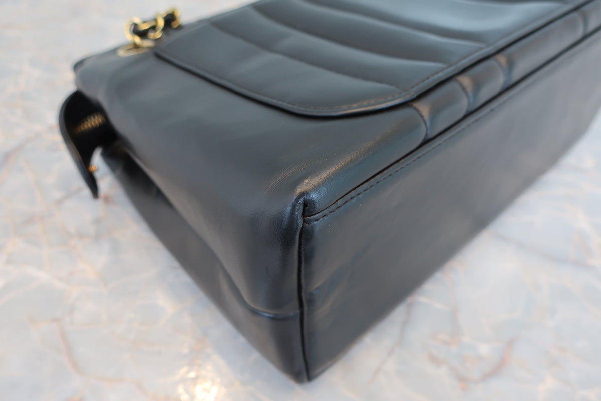 Chanel Vintage Shopping Bag con Catena – Pelle Nera