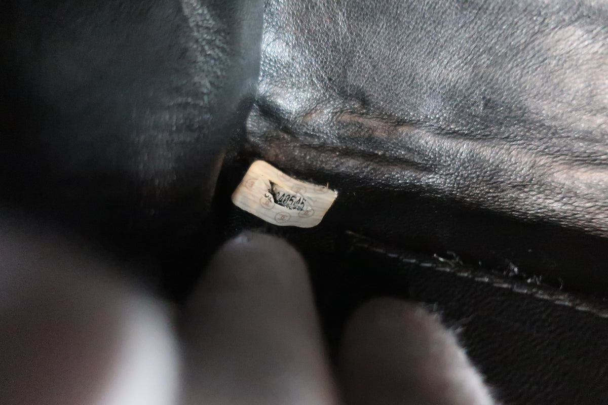 Chanel Vintage Shopping Bag con Catena – Pelle Nera