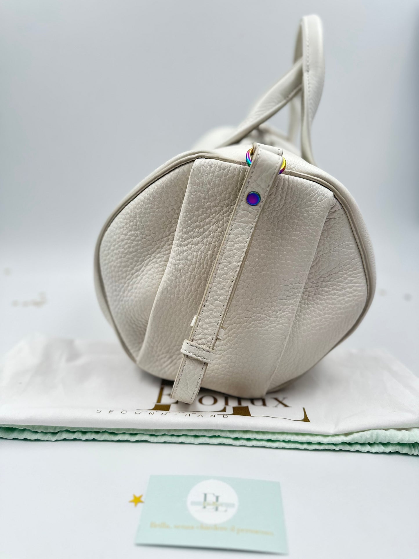 Alexander Wang Rocco Bag in Pelle Martellata Bianca con Borchie Iridescenti