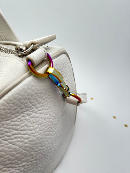 Alexander Wang Rocco Bag in Pelle Martellata Bianca con Borchie Iridescenti
