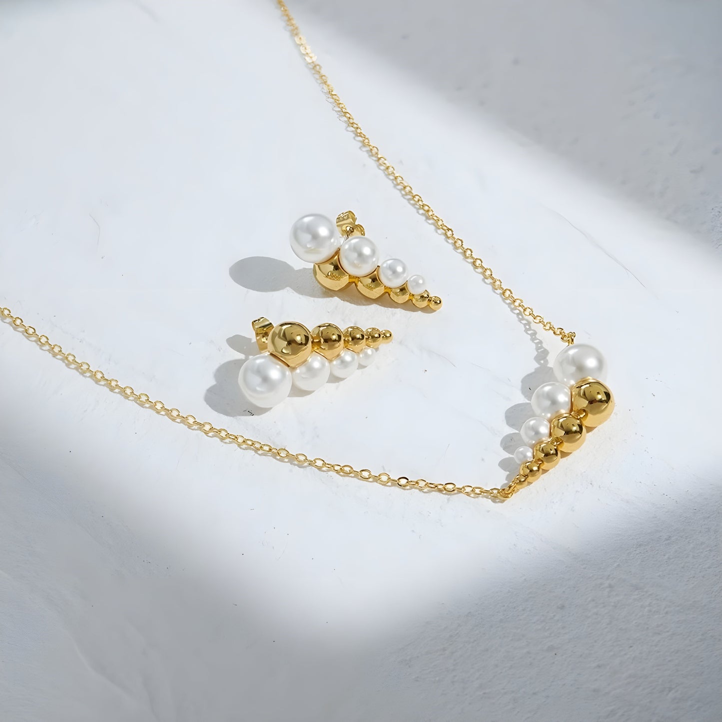 BEHI SANDRINA EARRINGS