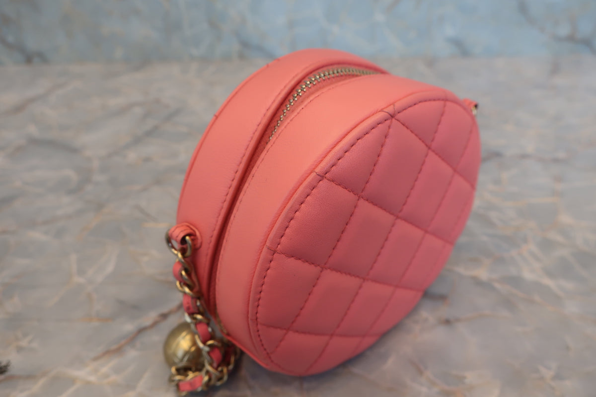Chanel Round Clutch con Catena - Etoilux