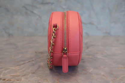 Chanel Round Clutch con Catena - Etoilux